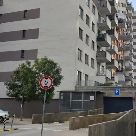 & Parking Апартаменты Братислава