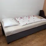 & Parking Apartment *